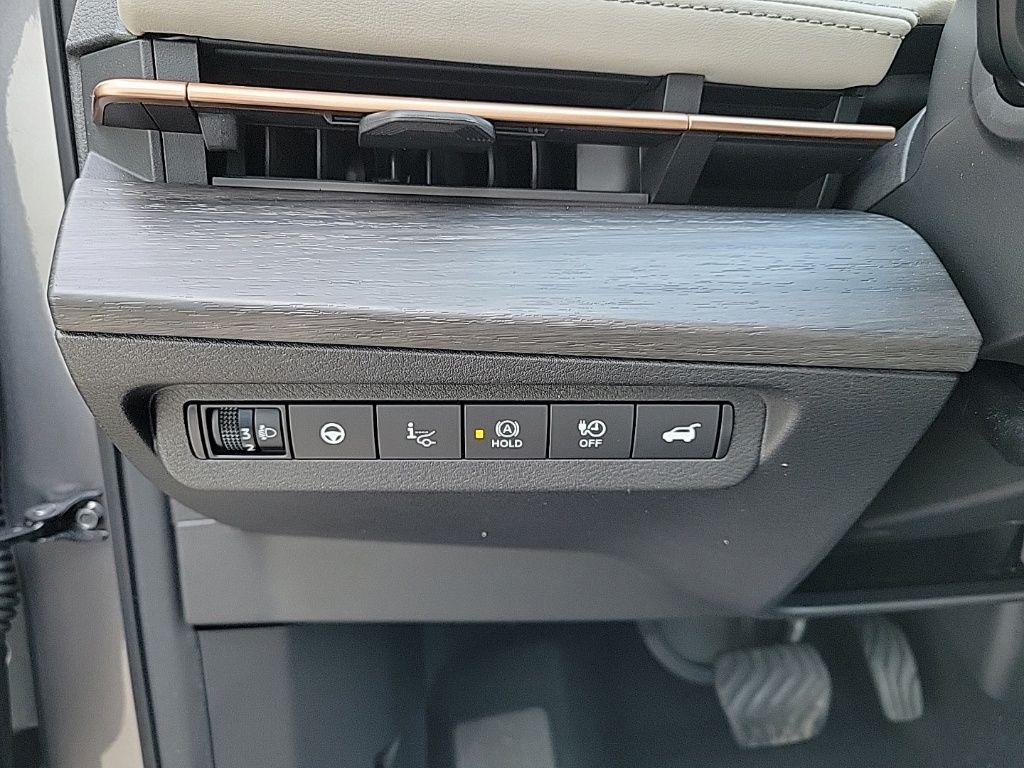 Thumbnail: 2023 Nissan Ariya - 33