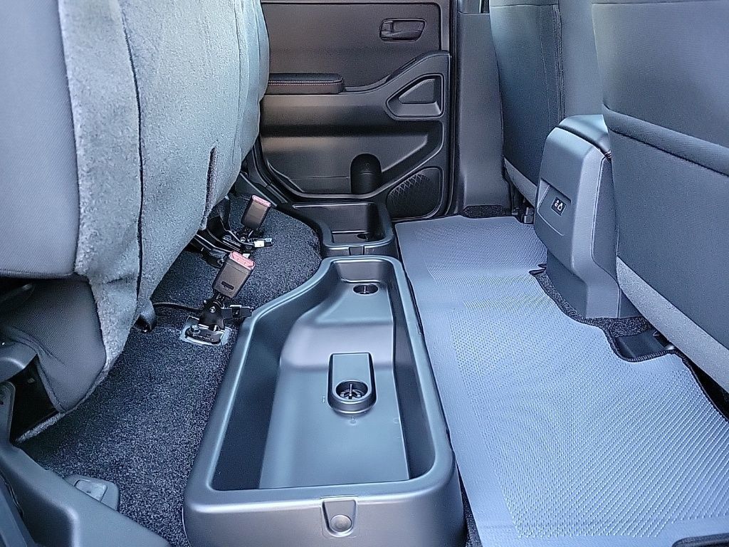 Thumbnail: 2026 Nissan Frontier - 16