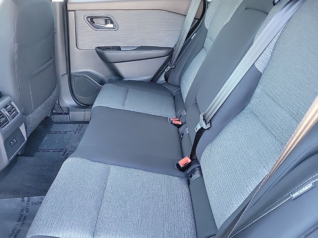 Thumbnail: 2023 Nissan Rogue - 14