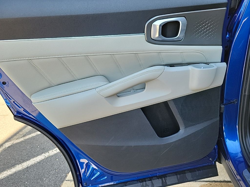 Thumbnail: 2022 Kia Sorento - 28