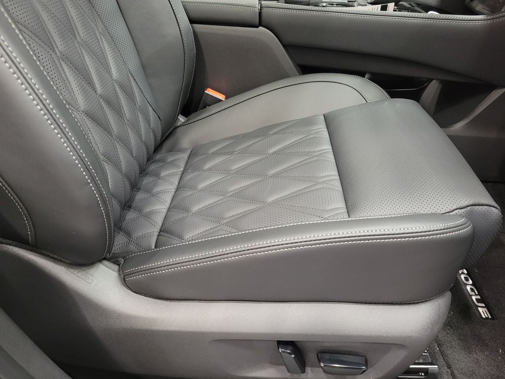 Thumbnail: 2026 Nissan Rogue - 14