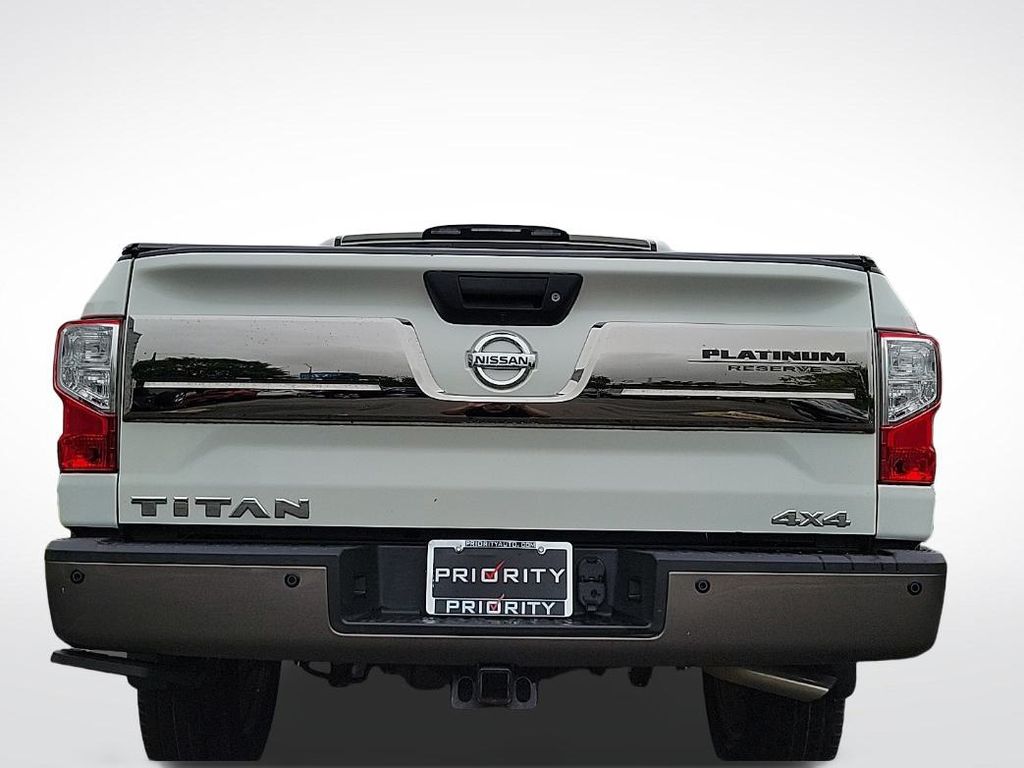 2018 Nissan Titan Platinum Reserve 4