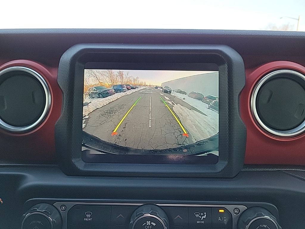 Thumbnail: 2020 Jeep Wrangler - 32