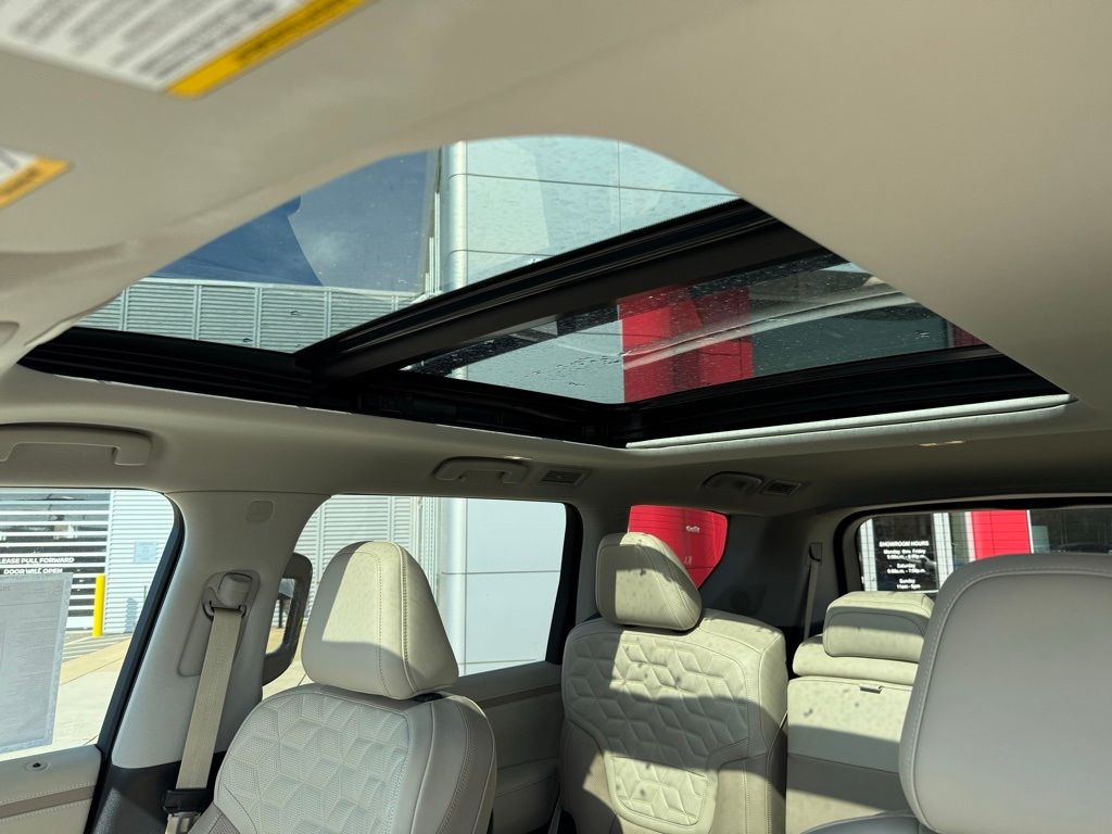 2025 Nissan Armada Platinum Edition 26