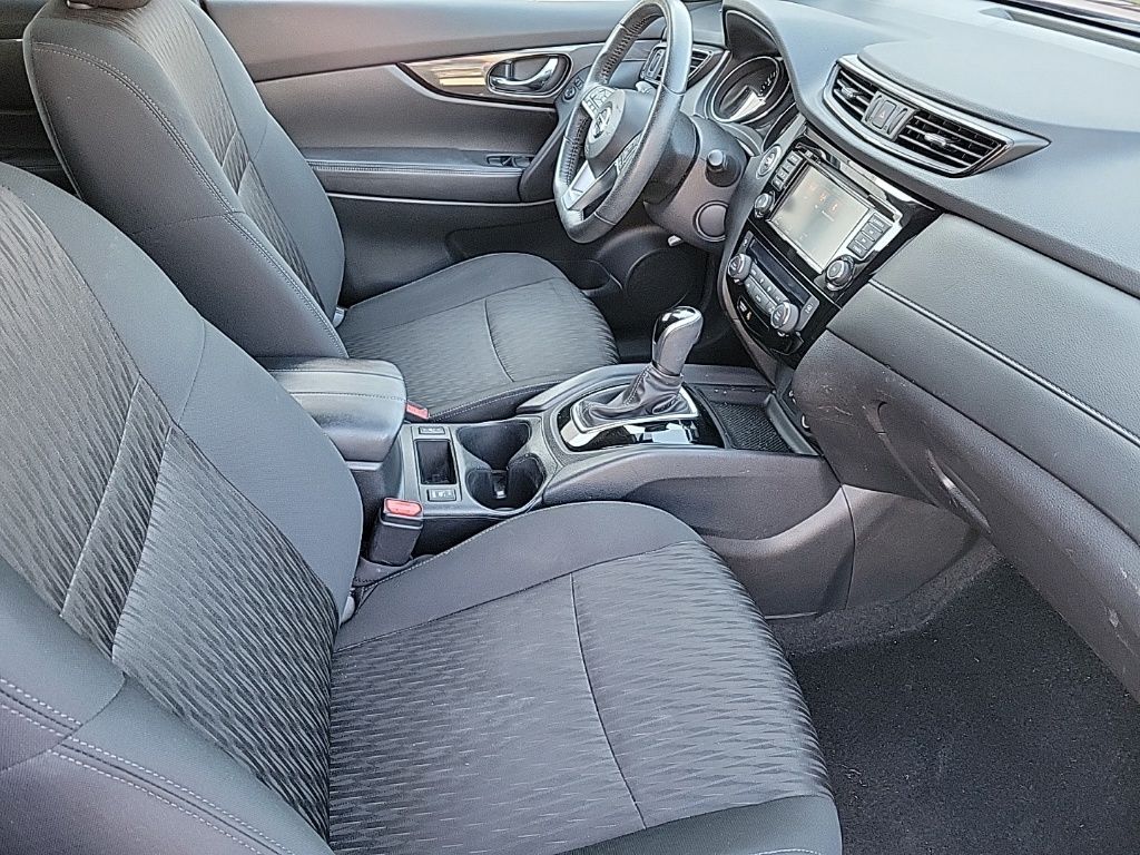 Thumbnail: 2020 Nissan Rogue - 15