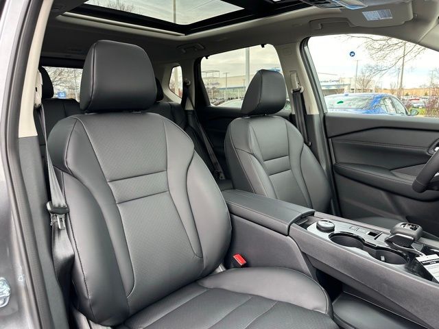2025 Nissan Rogue SV 27