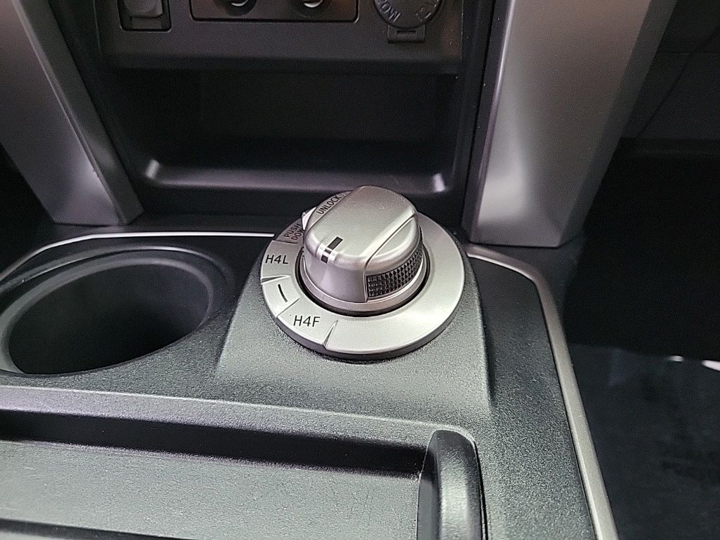 Thumbnail: 2014 Toyota 4Runner - 27