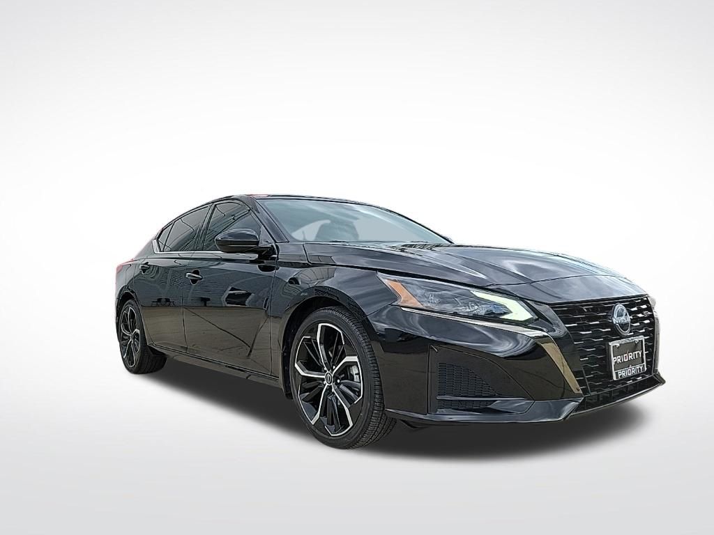 Thumbnail: 2023 Nissan Altima - 3