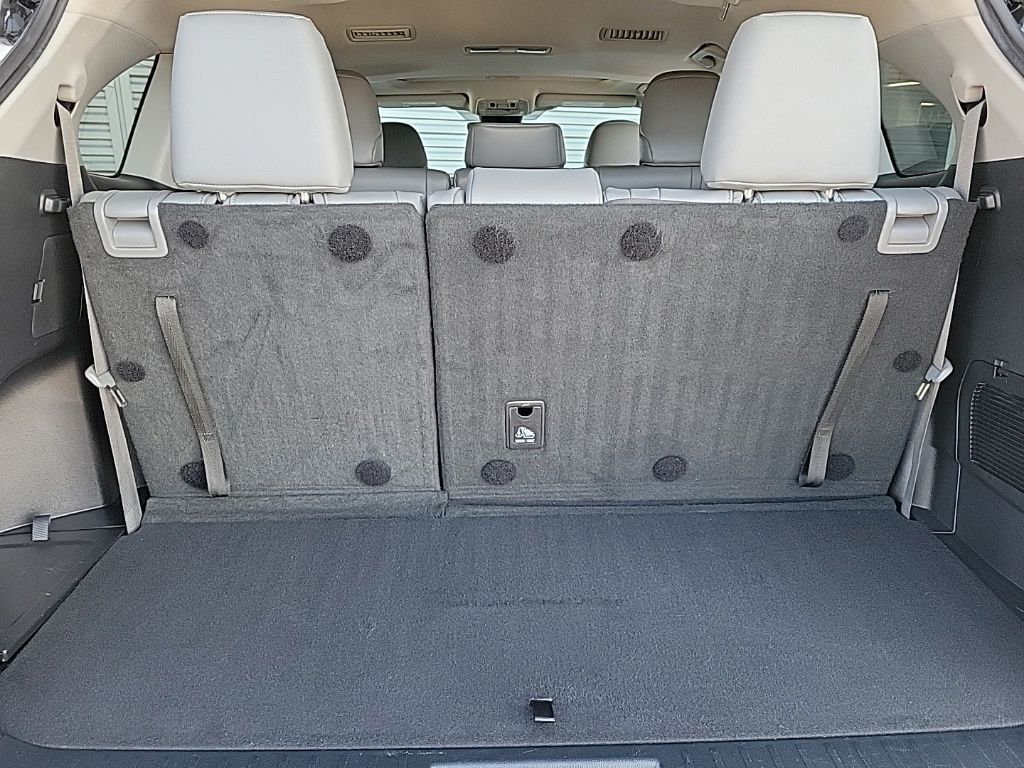 Thumbnail: 2022 Toyota Highlander - 18