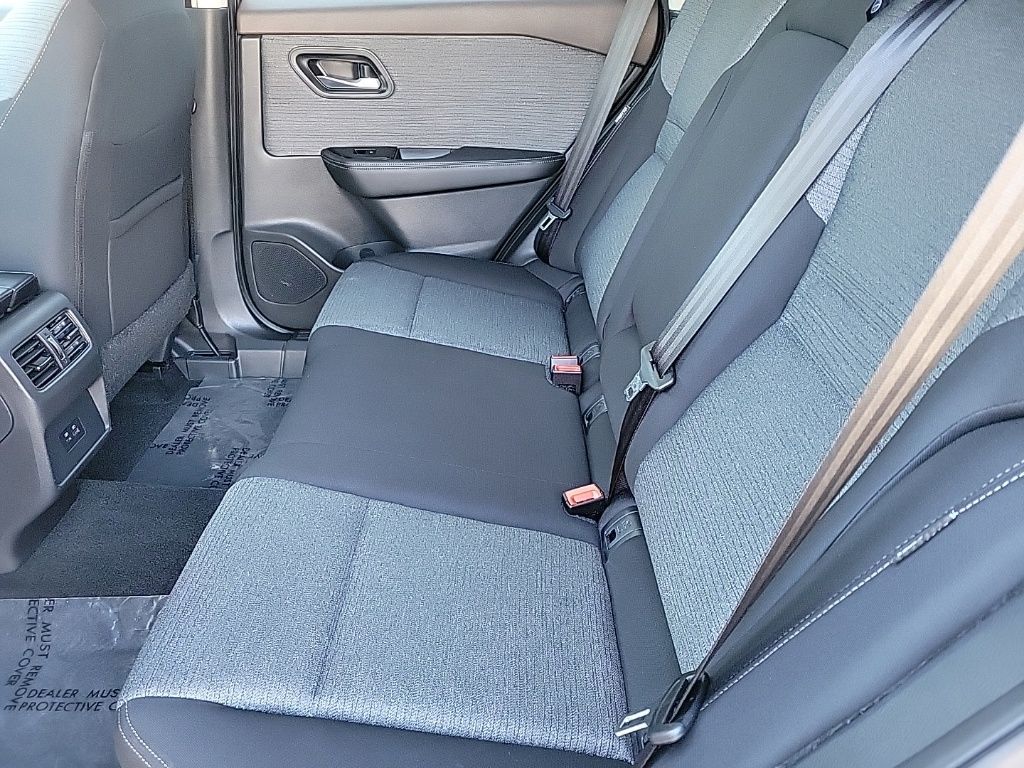 Thumbnail: 2023 Nissan Rogue - 13