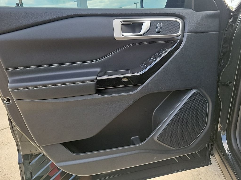 Thumbnail: 2022 Ford Explorer - 27