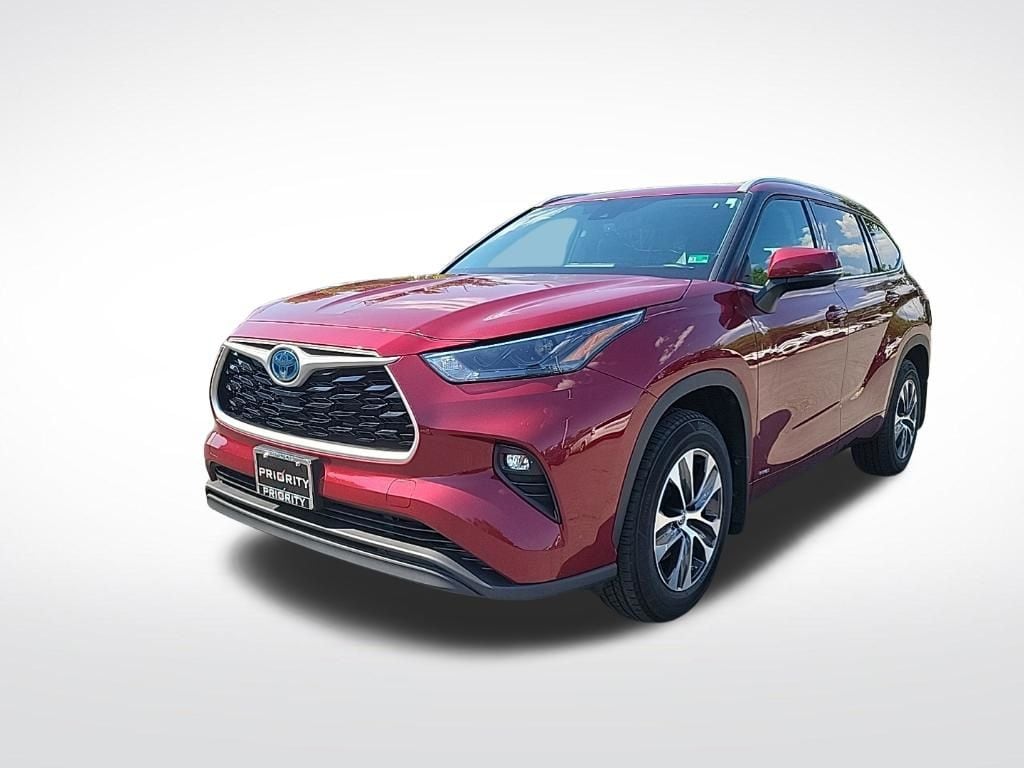 Thumbnail: 2022 Toyota Highlander - 1