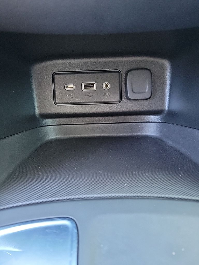 Thumbnail: 2022 Chevrolet Equinox - 23