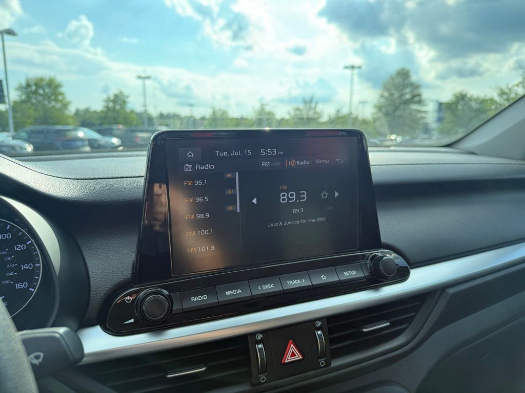 Thumbnail: 2022 Kia Forte - 22