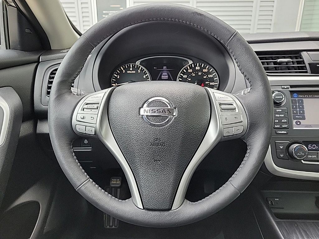 Thumbnail: 2016 Nissan Altima - 18