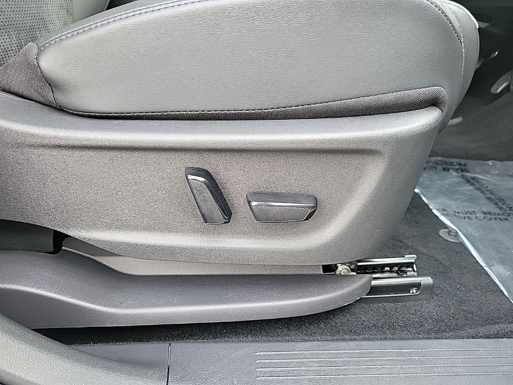 Thumbnail: 2023 Nissan Ariya - 18