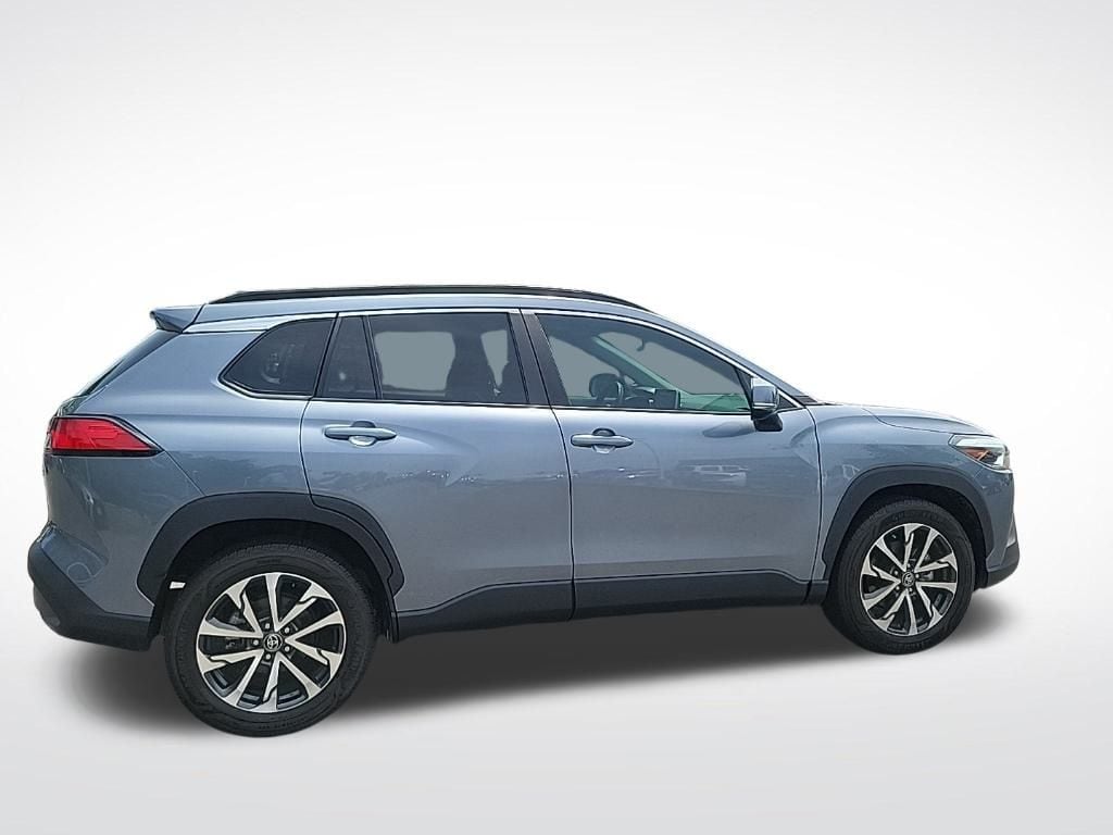 Thumbnail: 2022 Toyota Corolla Cross - 6