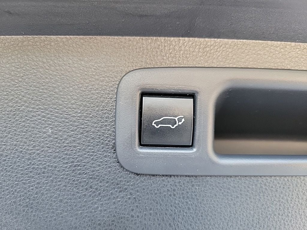 Thumbnail: 2022 Toyota Highlander - 20