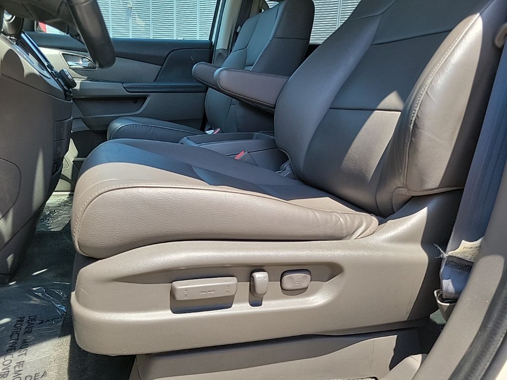 Thumbnail: 2016 Honda Odyssey - 25
