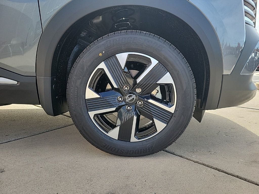 Thumbnail: 2026 Nissan Kicks - 9