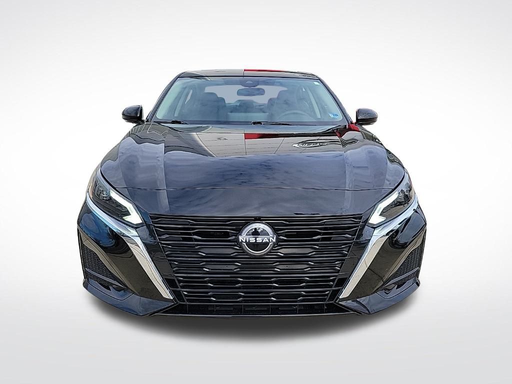 Thumbnail: 2023 Nissan Altima - 7