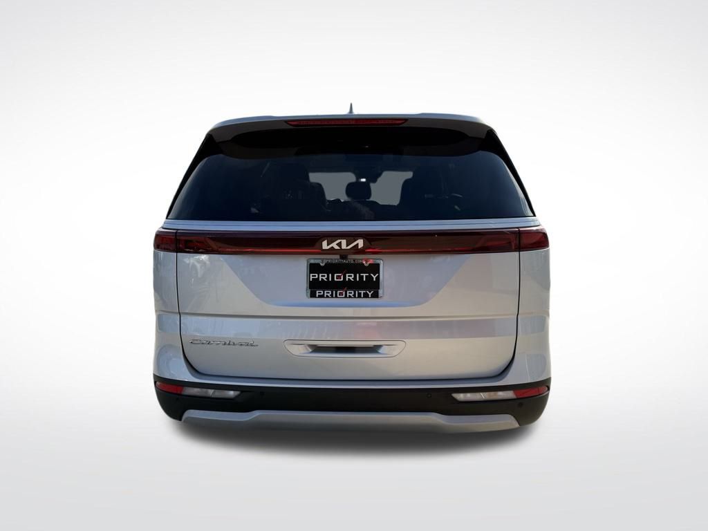 Thumbnail: 2022 Kia Carnival - 4