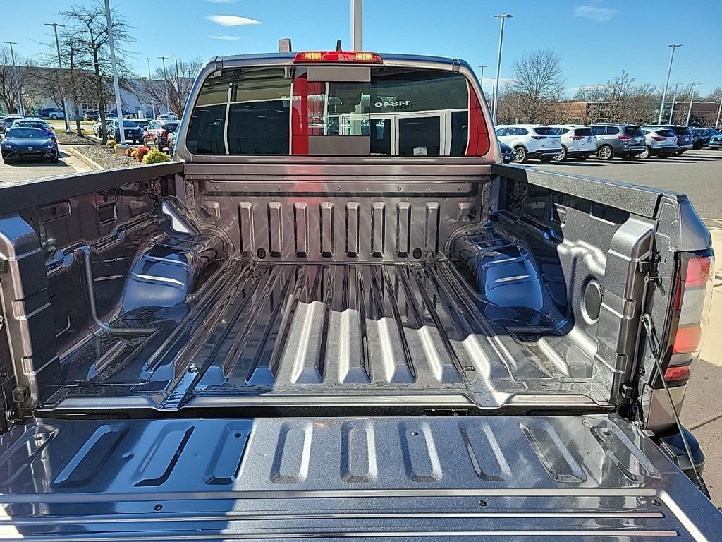 Thumbnail: 2026 Nissan Frontier - 10