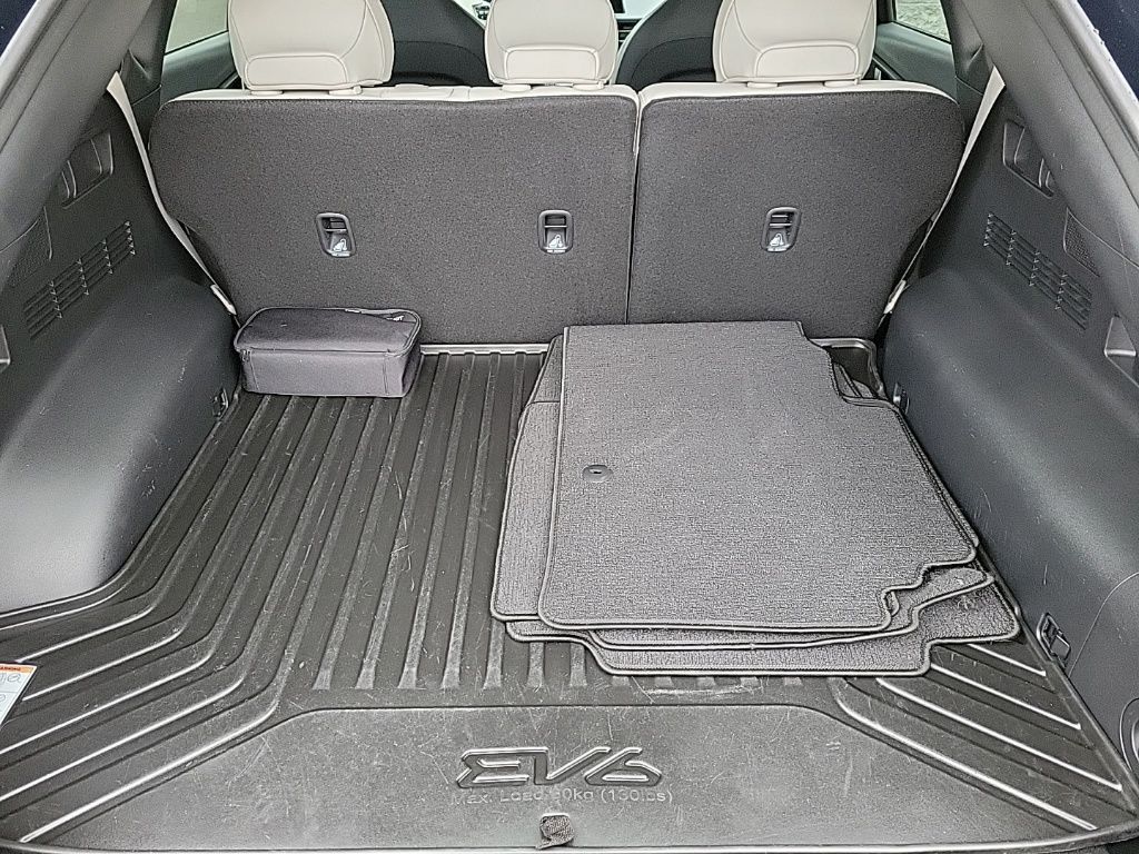 Thumbnail: 2022 Kia EV6 - 19