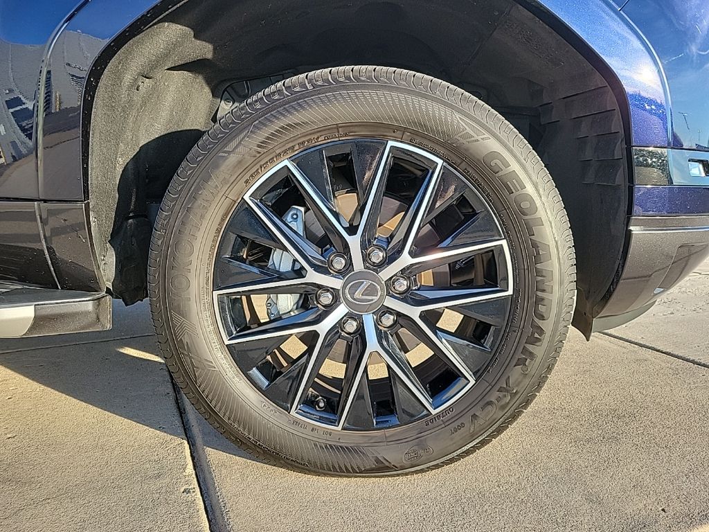 Thumbnail: 2024 Lexus GX - 9