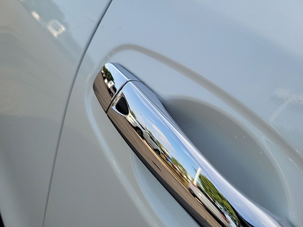 Thumbnail: 2019 Nissan Rogue - 9