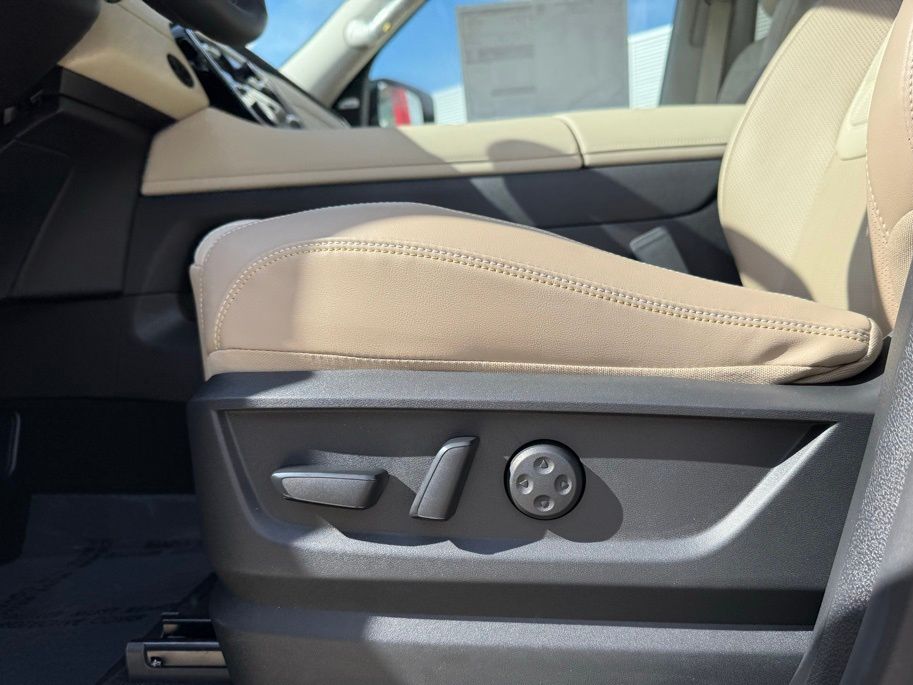2025 Nissan Armada Platinum Edition 13