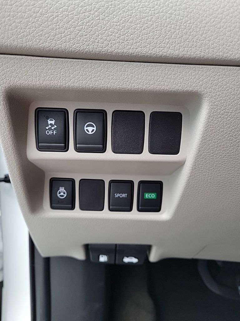 Thumbnail: 2022 Nissan Rogue Sport - 31