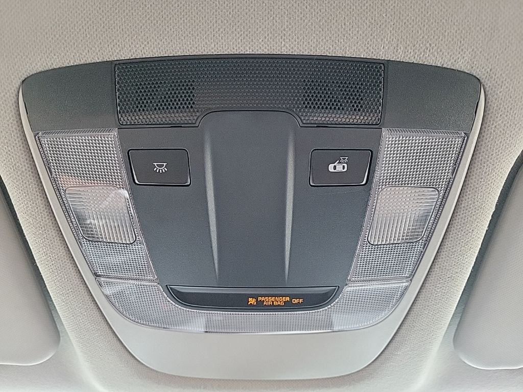 Thumbnail: 2023 Kia Seltos - 32