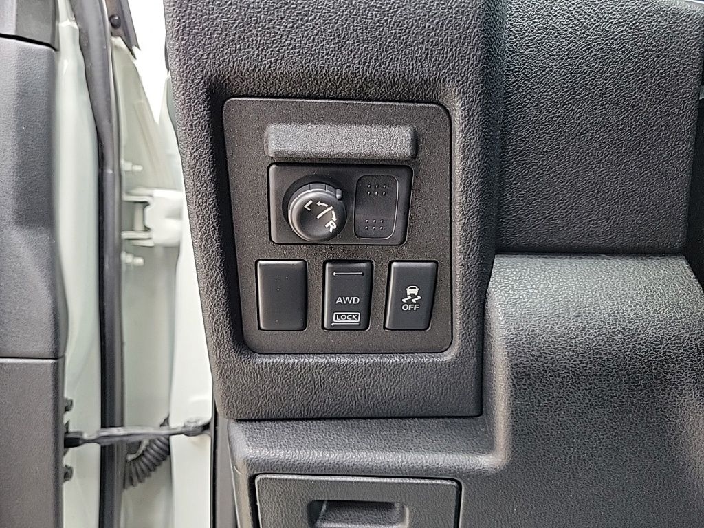 Thumbnail: 2012 Nissan Rogue - 28