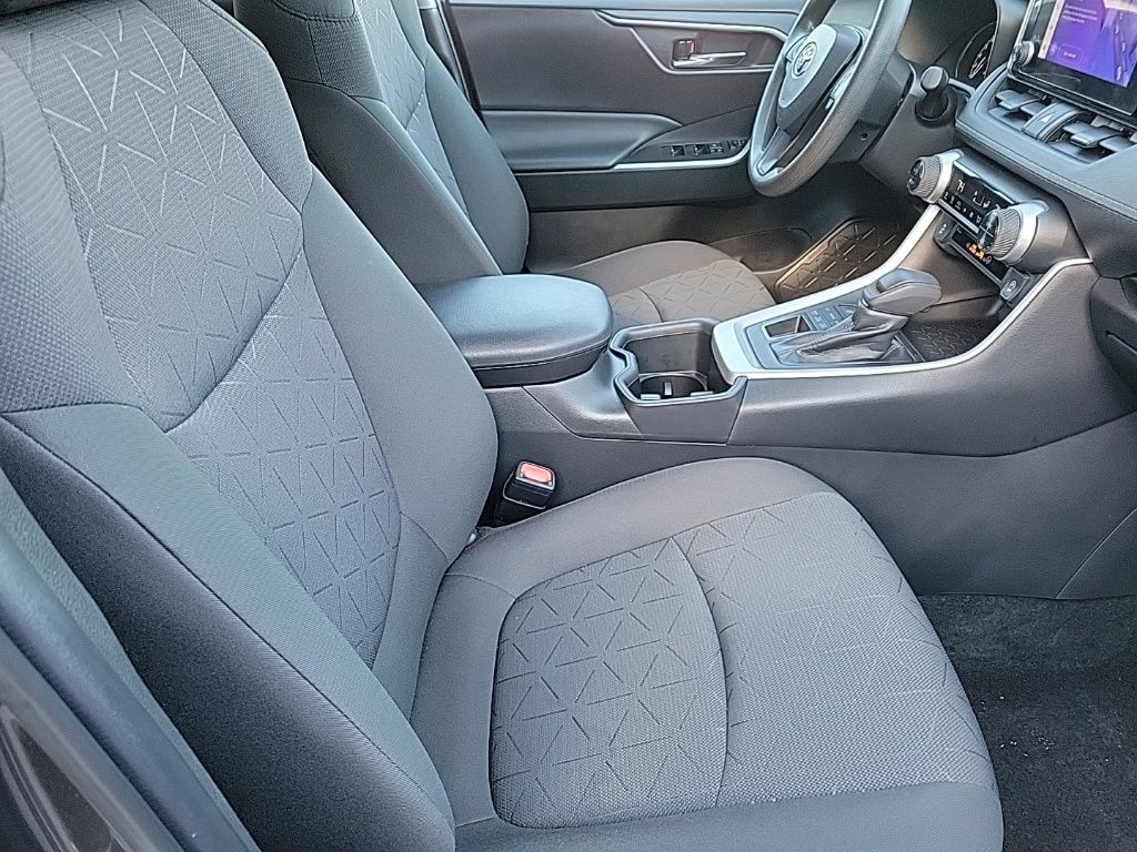 Thumbnail: 2023 Toyota RAV4 - 16