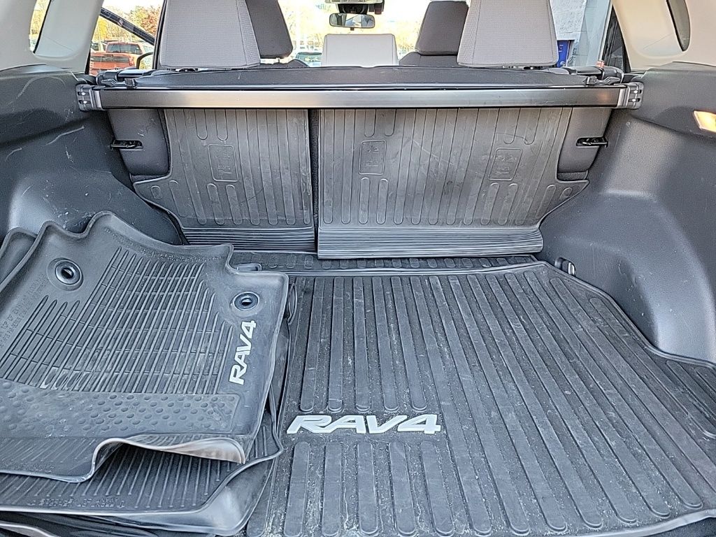 Thumbnail: 2019 Toyota RAV4 - 29