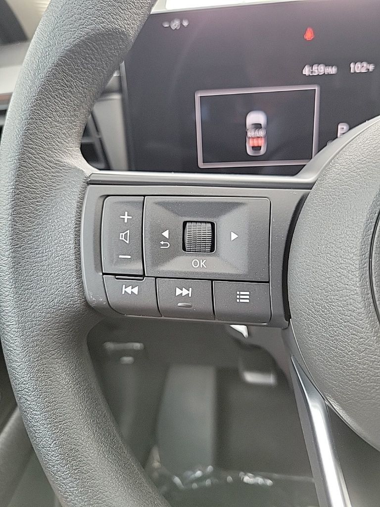 Thumbnail: 2025 Nissan Kicks - 25