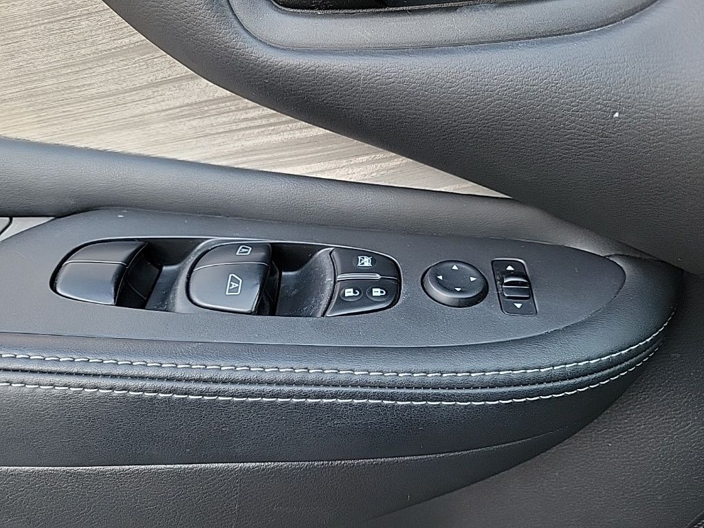 Thumbnail: 2016 Nissan Murano - 22