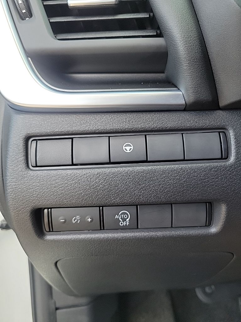 Thumbnail: 2023 Nissan Rogue - 21