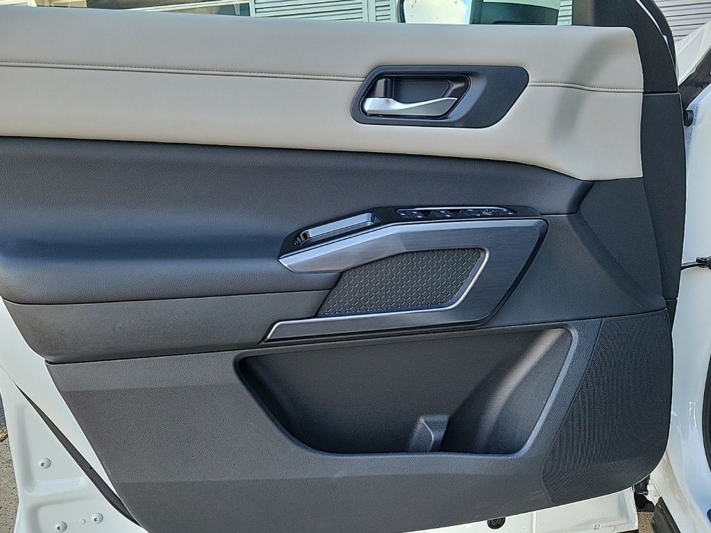 Thumbnail: 2023 Nissan Pathfinder - 35