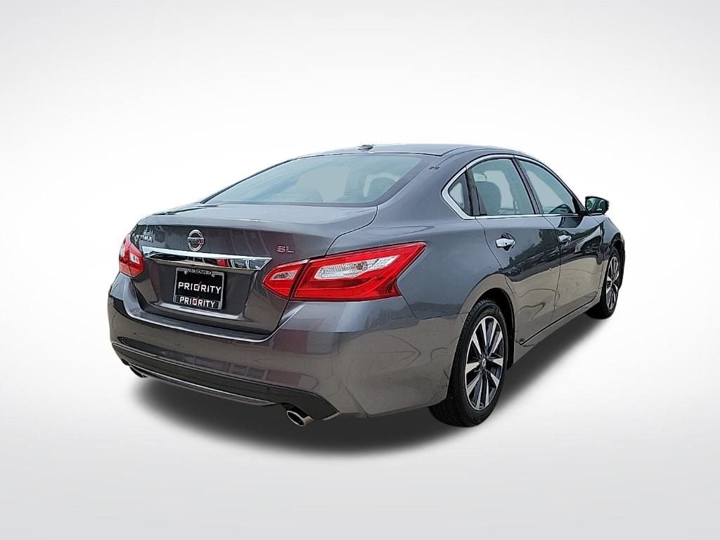 Thumbnail: 2016 Nissan Altima - 3