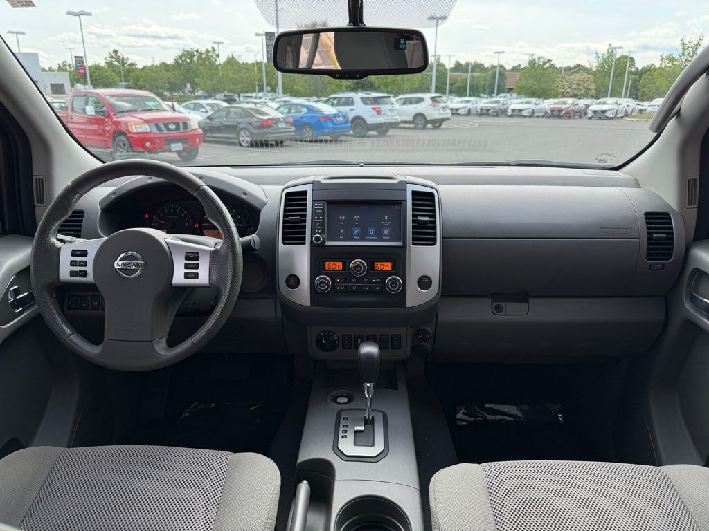 2020 Nissan Frontier SV 16