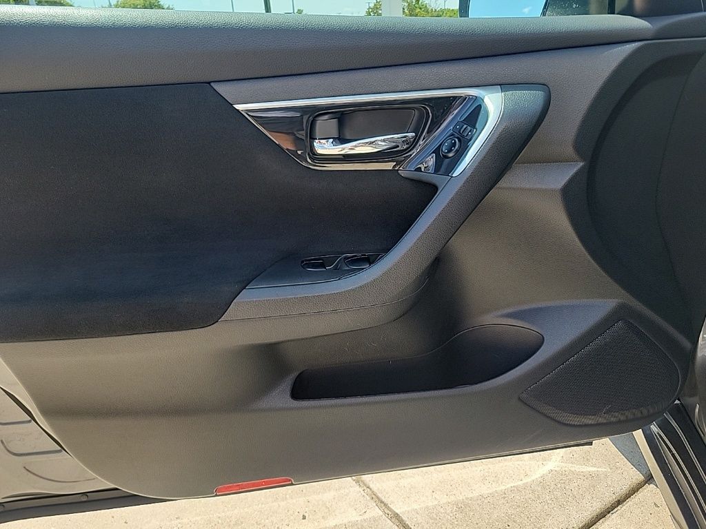 Thumbnail: 2014 Nissan Altima - 20