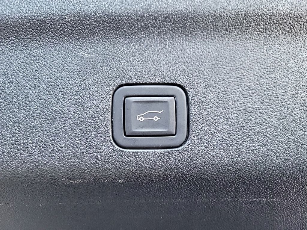 Thumbnail: 2023 Cadillac Escalade - 29