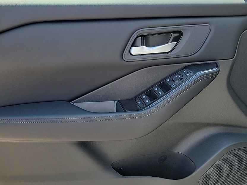 Thumbnail: 2026 Nissan Rogue - 22