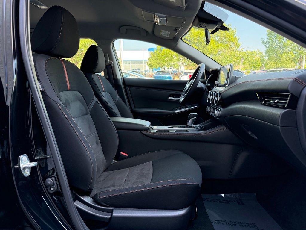 Thumbnail: 2022 Nissan Sentra - 17