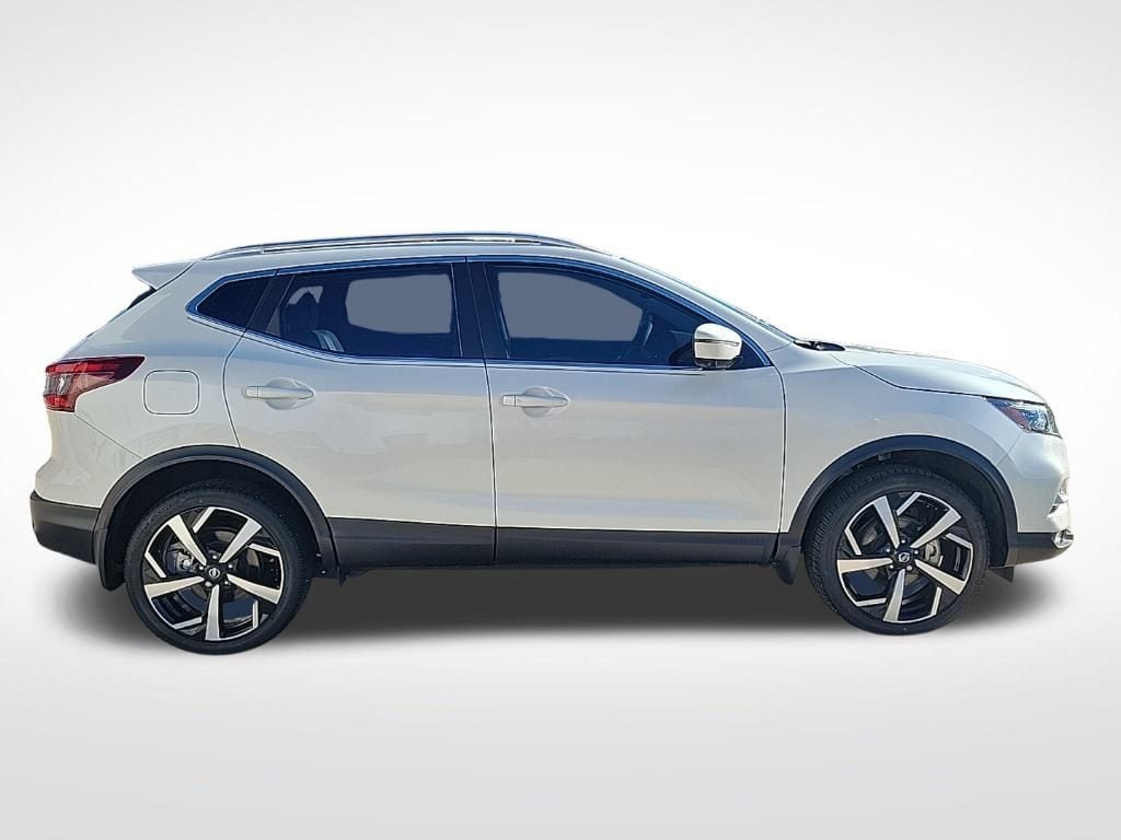 Thumbnail: 2022 Nissan Rogue Sport - 6