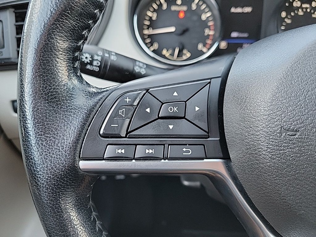 Thumbnail: 2020 Nissan Rogue Sport - 18