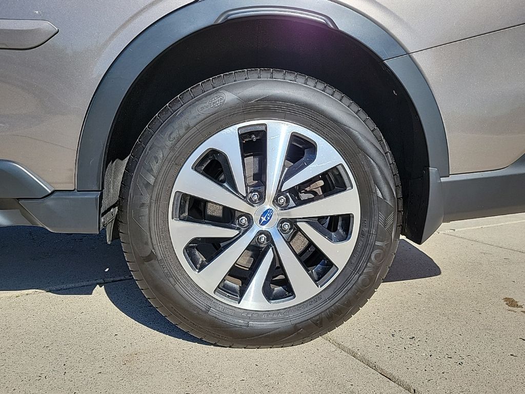 Thumbnail: 2022 Subaru Outback - 10