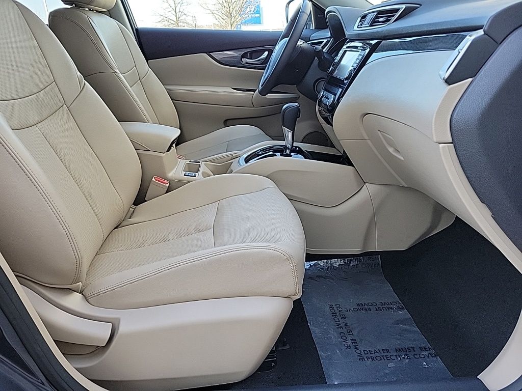 Thumbnail: 2016 Nissan Rogue - 14